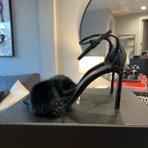 SAINT LAURENT BEA PATENT LEATHER AND MINK FUR SANDALS - Picture 5 of 8